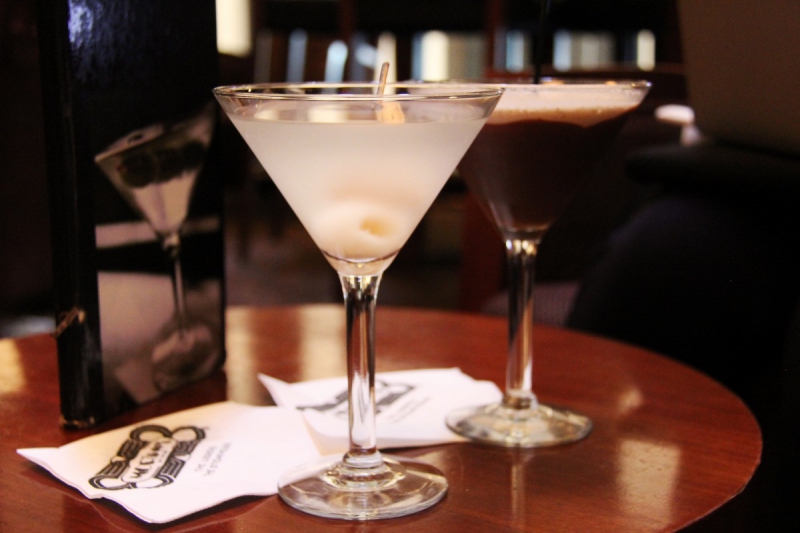 brasserie-MONS-min_martini_bar_lychee_chocolate_alcohol_liquor_happy_hour_happy-910161